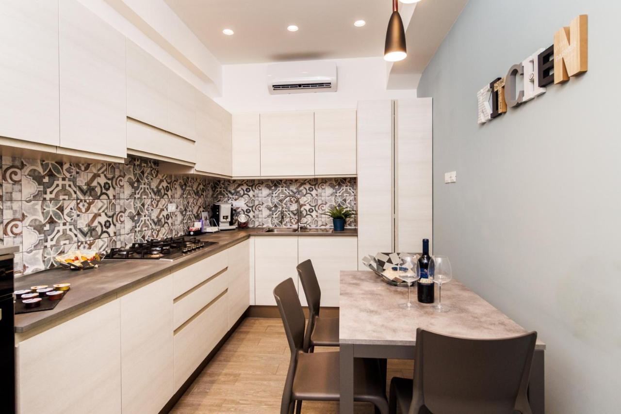 Blue Apartment Messina Luaran gambar